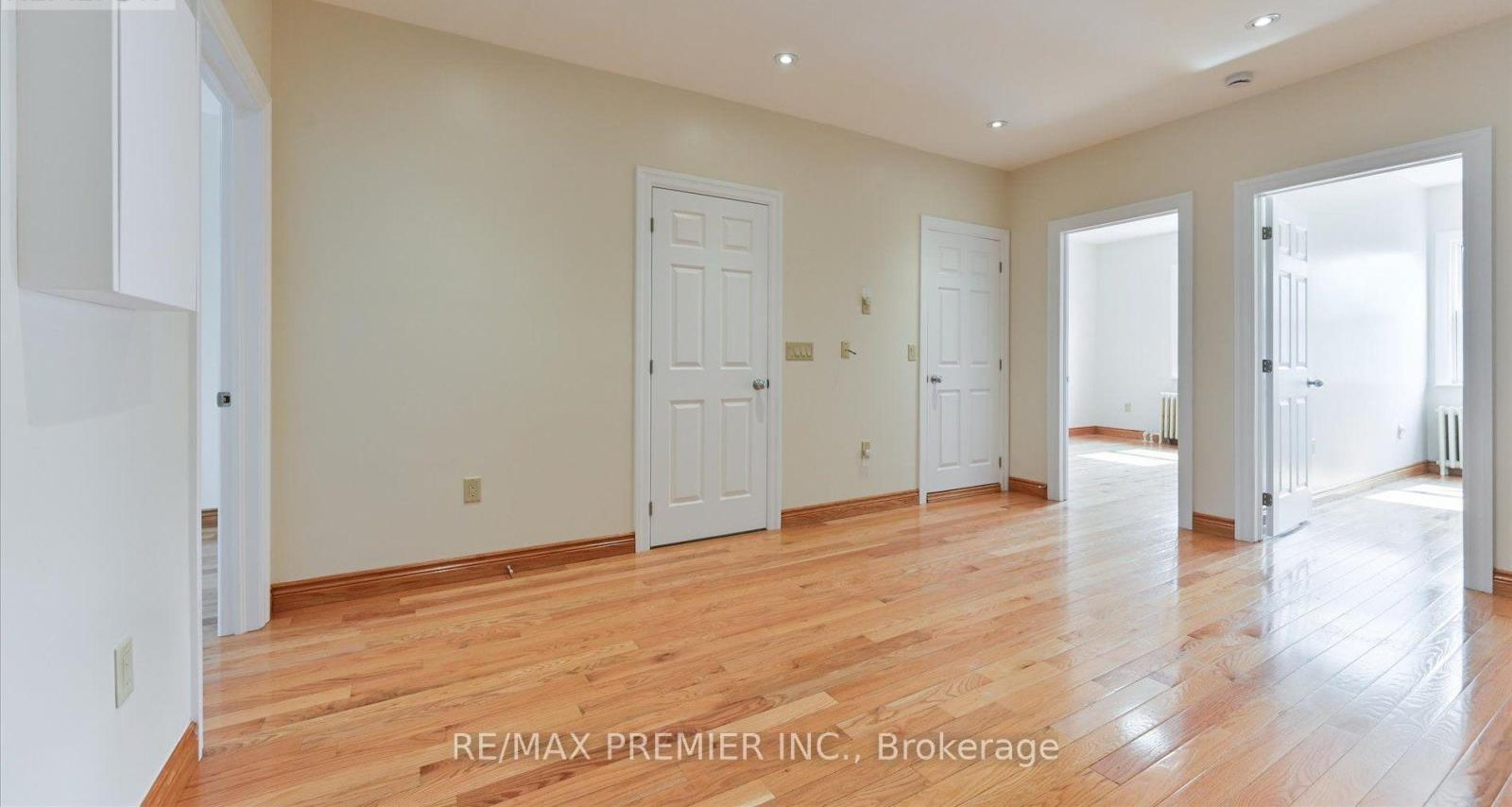 1575 Bayview Avenue, Toronto – photo 3