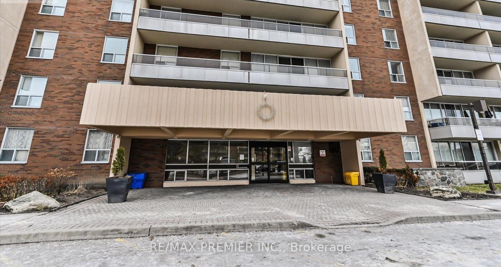 604 - 25 Four Winds Drive, Toronto – photo 2