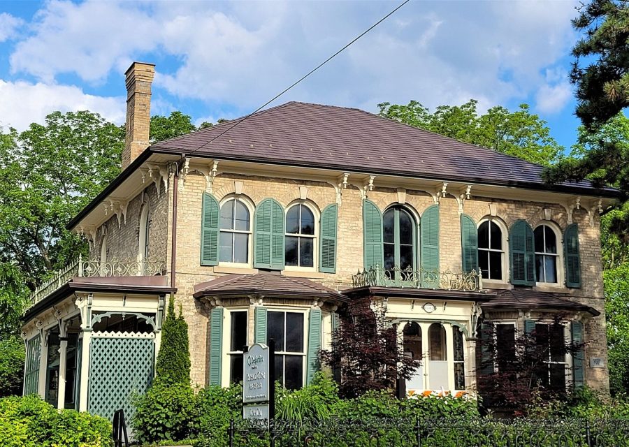 Aurora neighbourhood, Ontario
